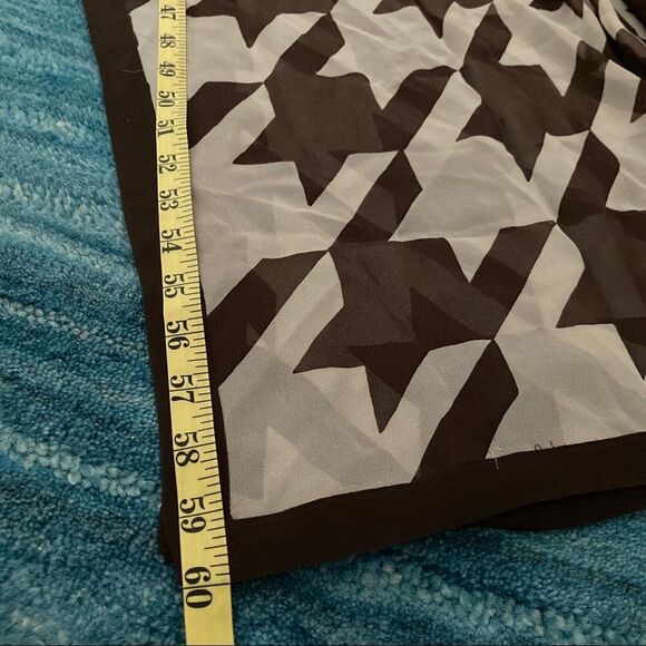 Emporio Armani Silk Scarf abstract Houndstooth grey cream - Picture 5 of 7